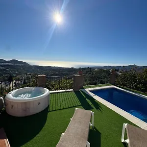 En Con Piscina, Jacuzzi Y Espectaculares Vistas Frigiliana